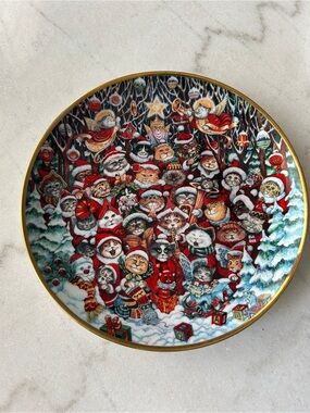 Franklin Mint Holiday Cat Choir Plate - Red, Green, Gold